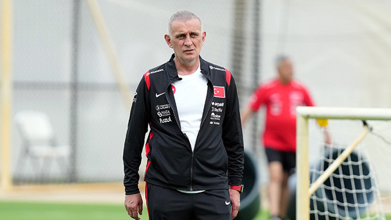 A Milli Futbol Takımının Miamideki ilk idmanını TFF ve TBF başkanları birlikte izledi