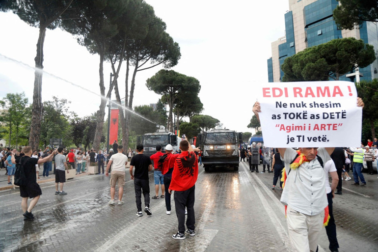  Protestolar sokağa taştı