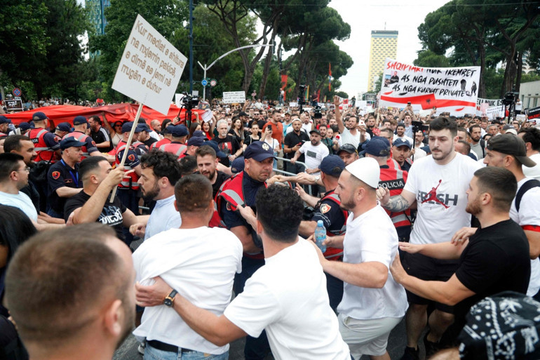  Protestolar sokağa taştı