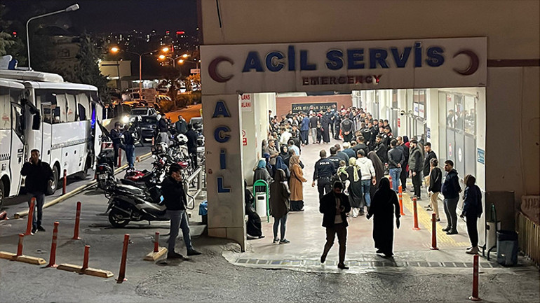 Şanlıurfada pompalı tüfekli kavga: Anne öldü, oğlu yaralı