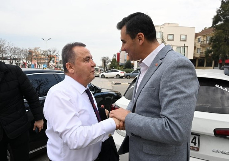 Çok konuşulacak Ferdi Zeyrek iddiası: Muhittin Böcekten Özgür Özelle ilgili dikkat çeken ifade