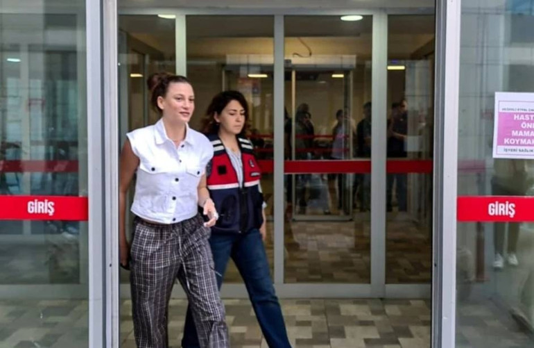  Serenay Sarıkayanın test sonucu çıktı