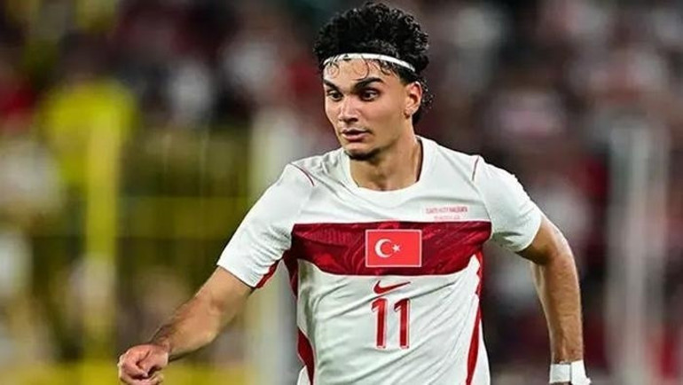 Galatasaray, 2 milli yıldızın peşinde Görüşme başladı