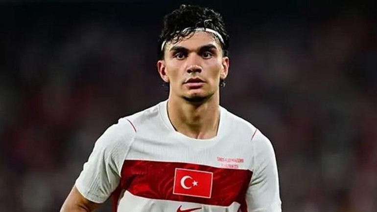 Galatasaray, 2 milli yıldızın peşinde Görüşme başladı