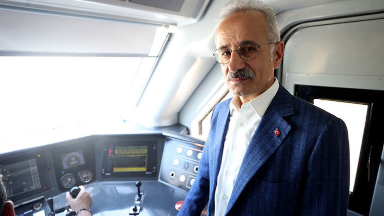 Avrupaya açılan kritik demir yolu: Halkalı-Kapıkule hızlı tren hattında Bakan Uraloğlu test sürüşü yaptı