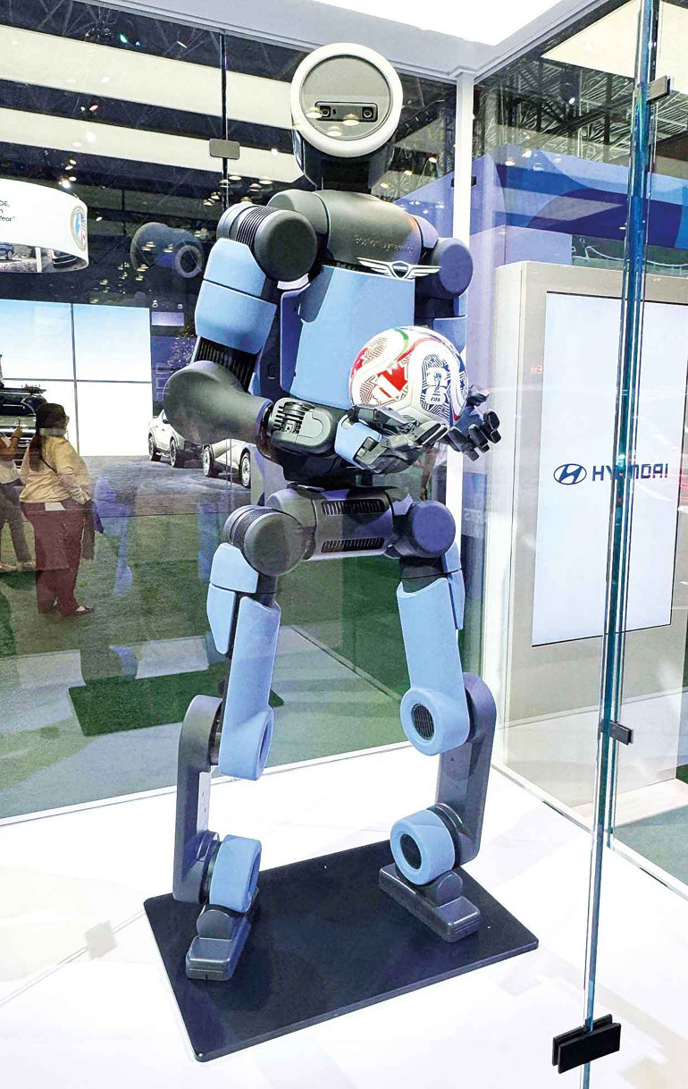 ‘Robot’ demeyin, alınıyor O bir ‘bedenlenmiş yapay zekâ’
