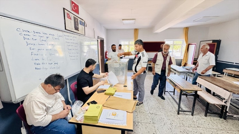 Tek aday var | Aralarında İstanbulun da olduğu bazı illerde seçim yapılıyor