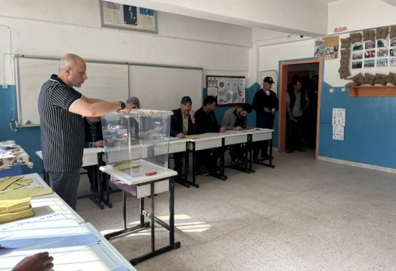 Tek aday var | Aralarında İstanbulun da olduğu bazı illerde seçim yapılıyor