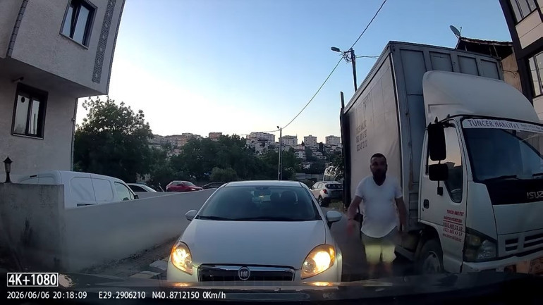  Kaputu açıp aracım arıza yaptı dedi