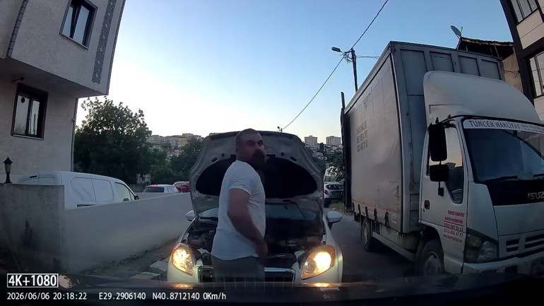  Kaputu açıp aracım arıza yaptı dedi