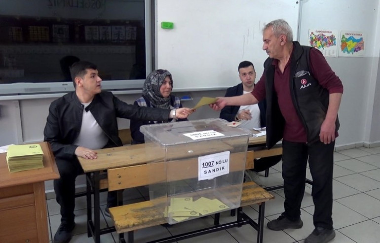 Narin Güranın köyünde sandığa gidildi: Tek aday var | Aralarında İstanbulun da olduğu bazı illerde seçim yapılıyor