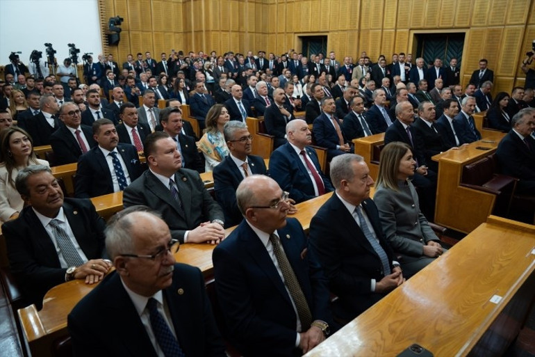 MHP lideri Bahçeli: CHPnin önünde iki yol var