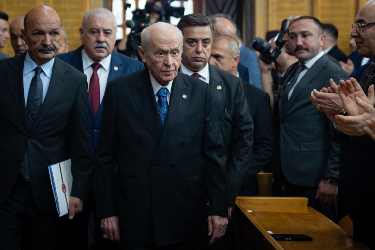 MHP lideri Bahçeli: CHPnin önünde iki yol var
