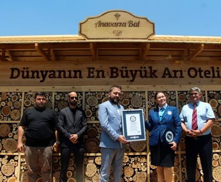 “Dünyanın En Büyük Arı Oteli” Kozan’da açıldı