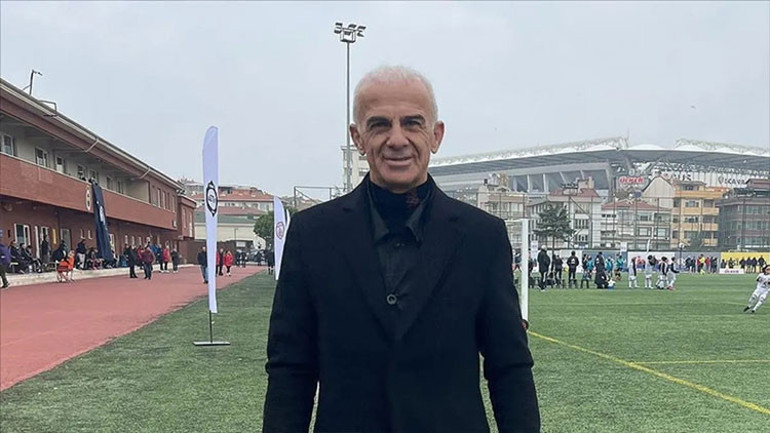 Aziz Yıldırım, Beşiktaşın eski yıldızını alıyor Görüşmeler başladı
