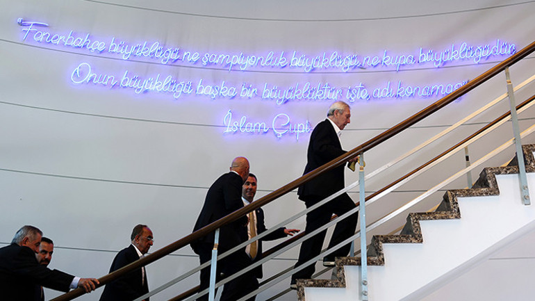 Aziz Yıldırım ve yönetim kurulu üyeleri mazbatalarını aldı
