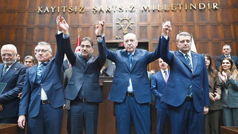 CHP’ye: Saatli bombaya dönüşen kriz bir an önce aşılmalı