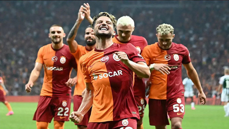 Galatasarayda Mertens sürprizi Okan Buruk istedi