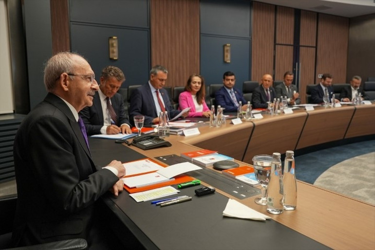 CHPde gözler PM toplantısında