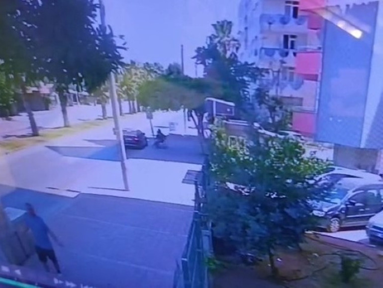Bebeğinin yanında dövüp üzerindeki kıyafetleri çıkardılar Genç kadın o anları anlattı... Evinin etrafına bırakıp polise şikayet ederiz tehdit ediyorlar