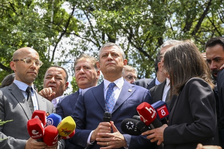 Özgür Özel ekibinden kritik hamle 28 isim PMden istifa etti, şimdi ne olacak