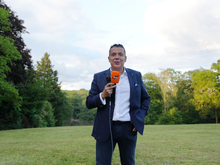 İş adamı Nural Ezel, Londra’nın VIP simalarını malikhanesinde buluşturdu
