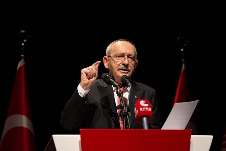 Son dakika: CHPde Özgür Özelin ekibi PMden istifa etti
