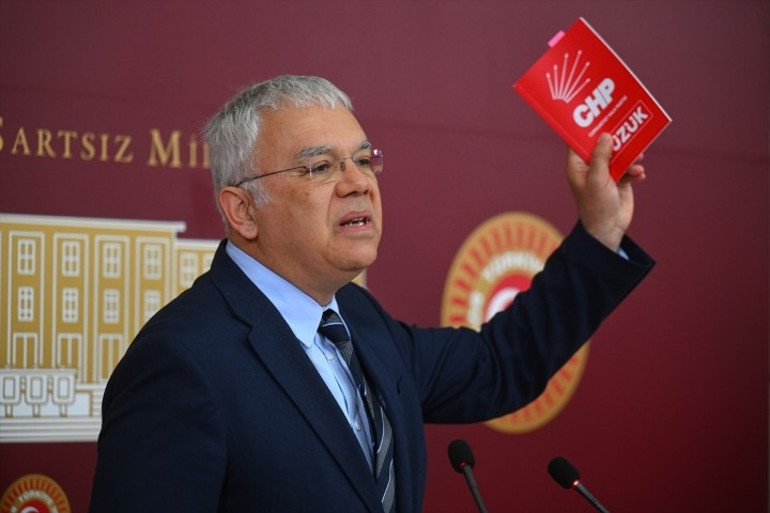Son dakika: CHPde Özgür Özelin ekibi PMden istifa etti