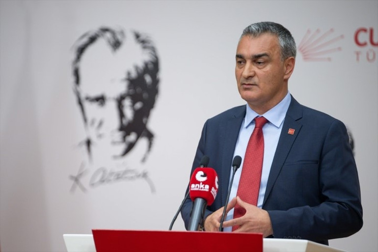 Son dakika: CHPde Özgür Özelin ekibi PMden istifa etti