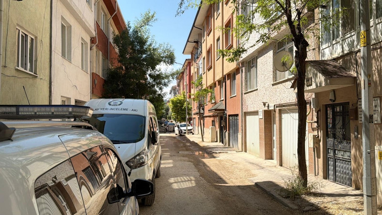 Eskişehir’de korkunç olay Çocukları yatağında ölü buldu