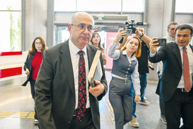 CHP’de kurultay satrancı... İhraç kozuna istifa hamlesi