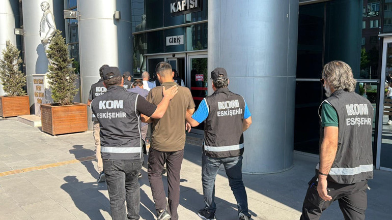 Kurdukları tesiste kaçak akaryakıt üretiyorlardı: Polis baskınıyla yakalandılar