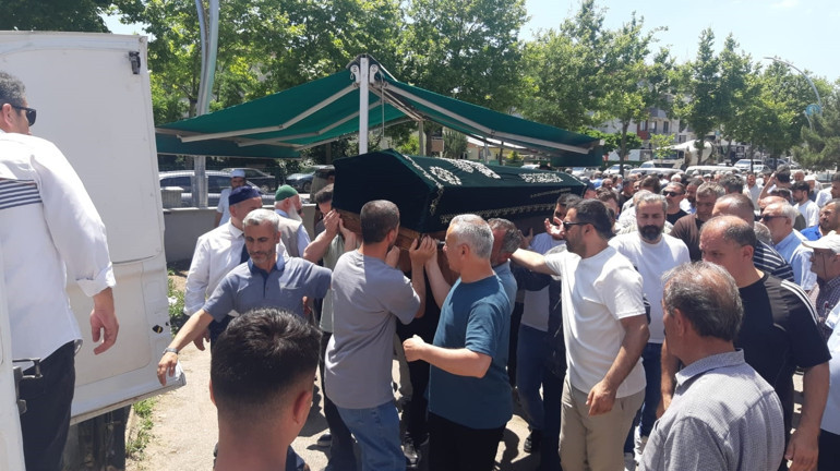 Baba evde ölü bulundu SMA’lı oğlunun bağlı olduğu cihazın da fişinin çekili olduğu belirlendi