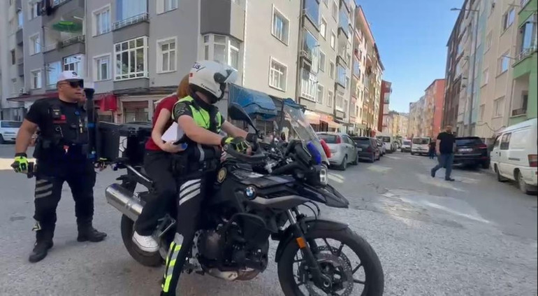 LGS heyecanı başladı Sınava dakikalar kala yanlış anlaşılma büyük gerginliğe yol açtı: Nasıl kapıyı açmazsınız