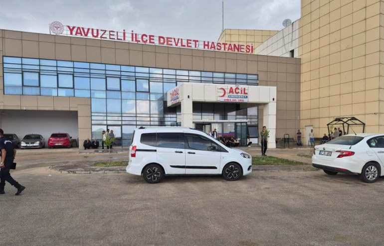 Serinlemek için inşaat çukurunda biriken suya giren iki kardeş boğuldu