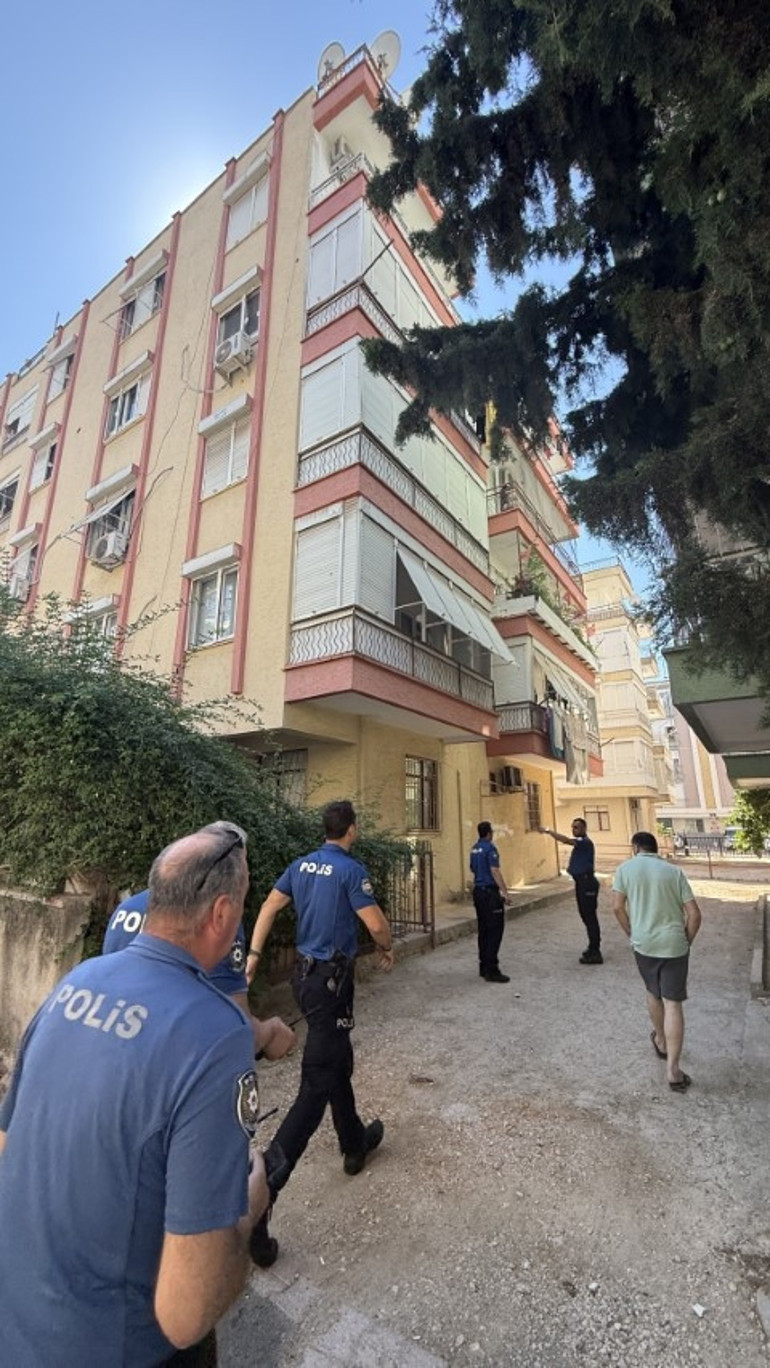Antalyada öğretmen koca vahşeti: Eşini ve kayınpederini silahla katletti | Cinayet anında böyle bağırmış