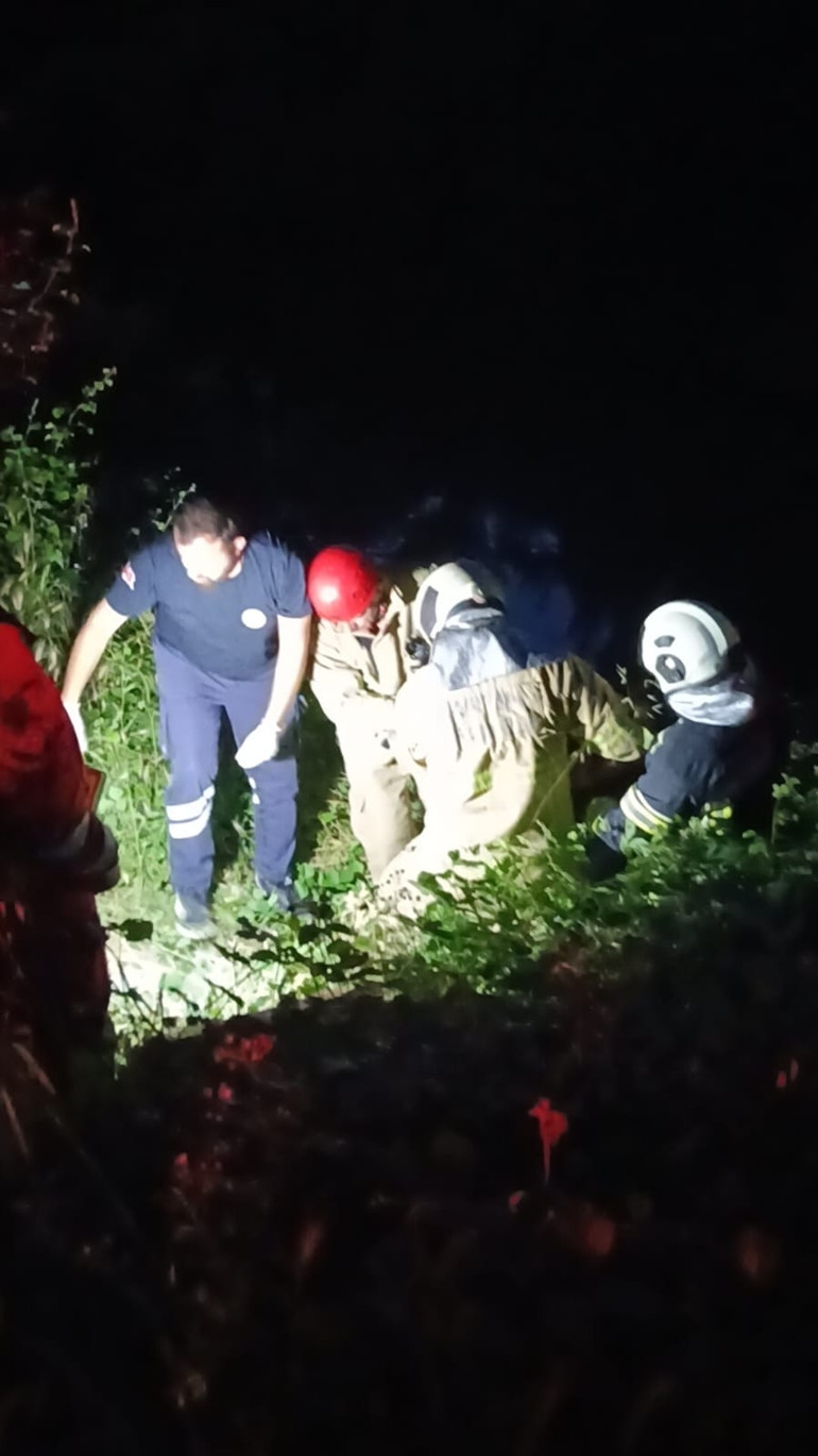 Tuvaletini yaparken 4 metreden ırmağa düştü
