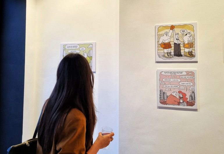 Ünlü karikatürist Yiğit Özgür’ün Londra’daki sergisine büyük ilgi