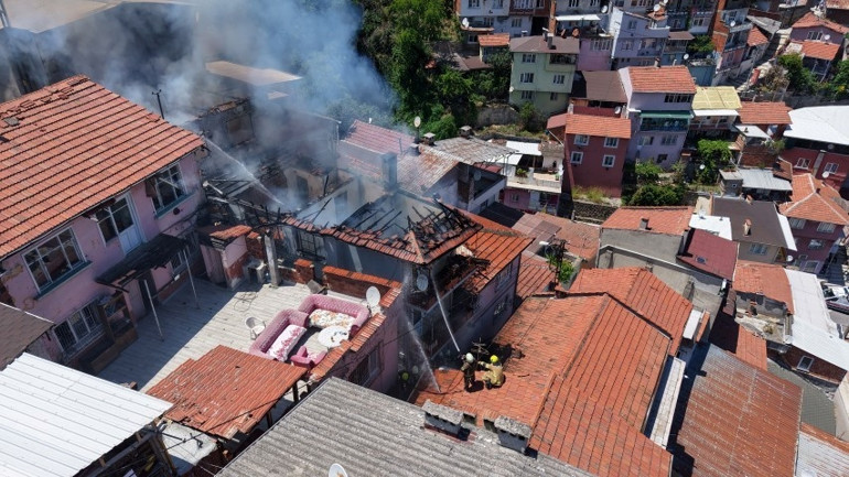 Bursa’da acı olay Talihsiz kadın depremde kolunu, yangında evini kaybetti