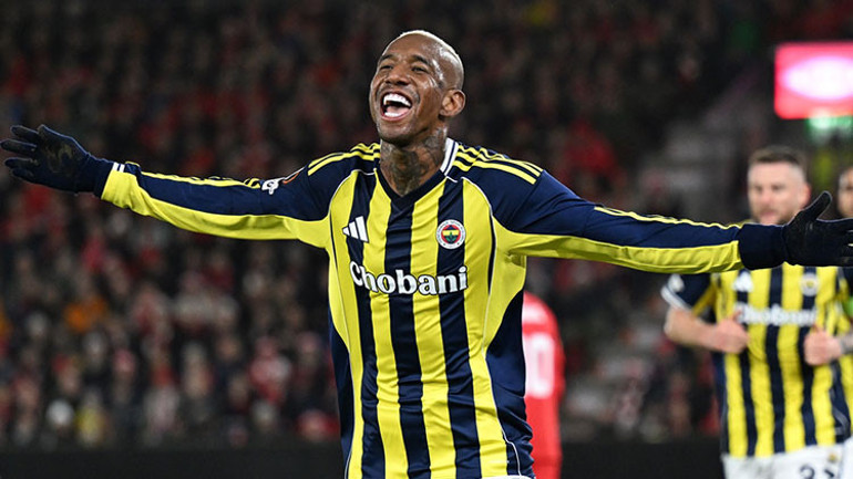 Fenerbahçede ayrılık kapıda Yeni kural başını yaktı