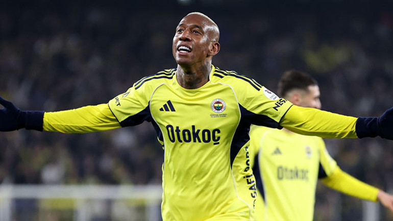 Fenerbahçede ayrılık kapıda Yeni kural başını yaktı