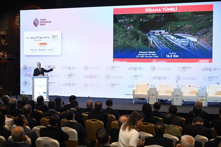 Bakan Uraloğlu, İnşaat Zirvesi 2026’da konuştu: Türkiye, Dünya’nın en güçlü dijital altyapı merkezlerinden olacak