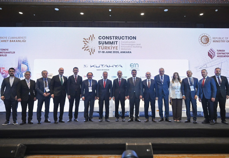 Bakan Uraloğlu, İnşaat Zirvesi 2026’da konuştu: Türkiye, Dünya’nın en güçlü dijital altyapı merkezlerinden olacak