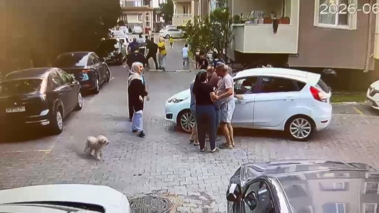 Çekmeköyde yavaş git kavgasında ortalık karıştı Sürücünün annesine saldırdılar