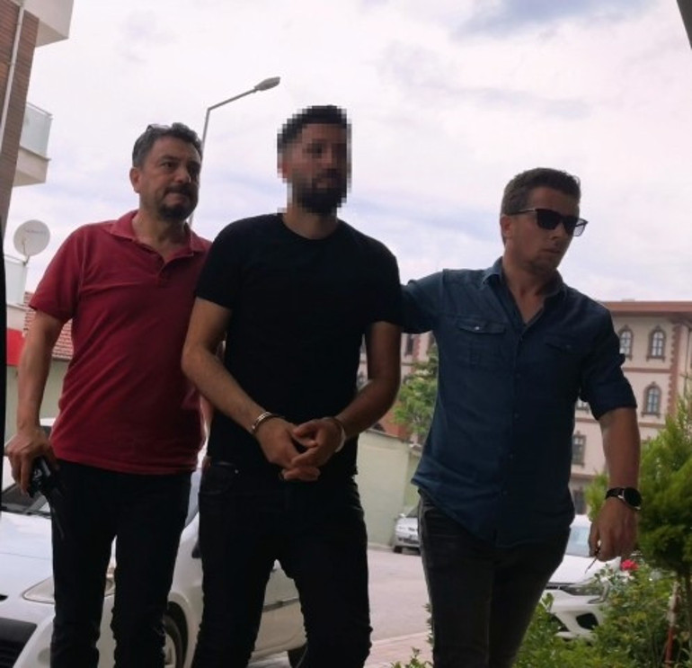 Bursa’da korkunç olay Sokakta tartıştığı eniştesini 7 yerinden bıçakladı
