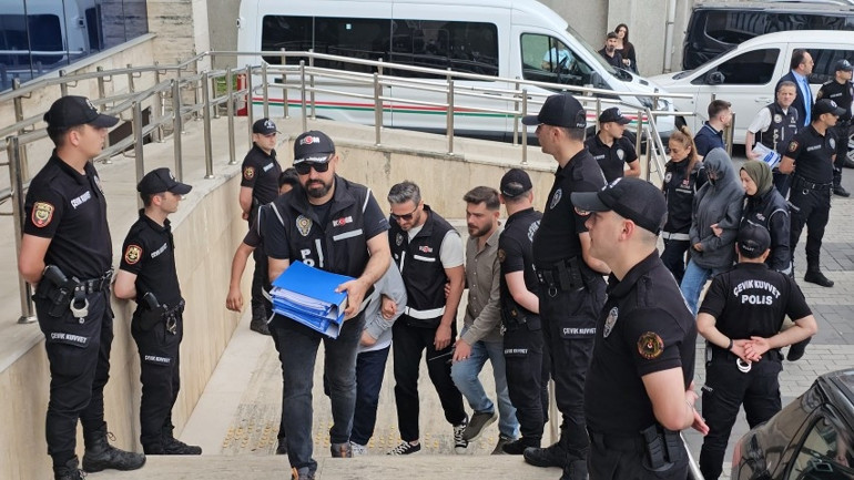 Rüşvetle kürtaj skandalı Doktor 10 bin ile 100 bin lira arasında değişen miktarlarda para istemiş