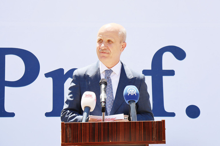 Kornalar sussun inşaatlar dursun