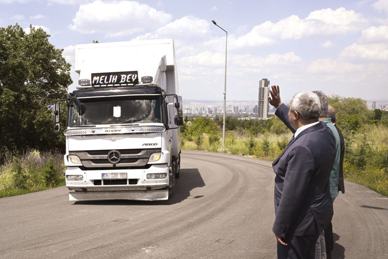 Kornalar sussun inşaatlar dursun