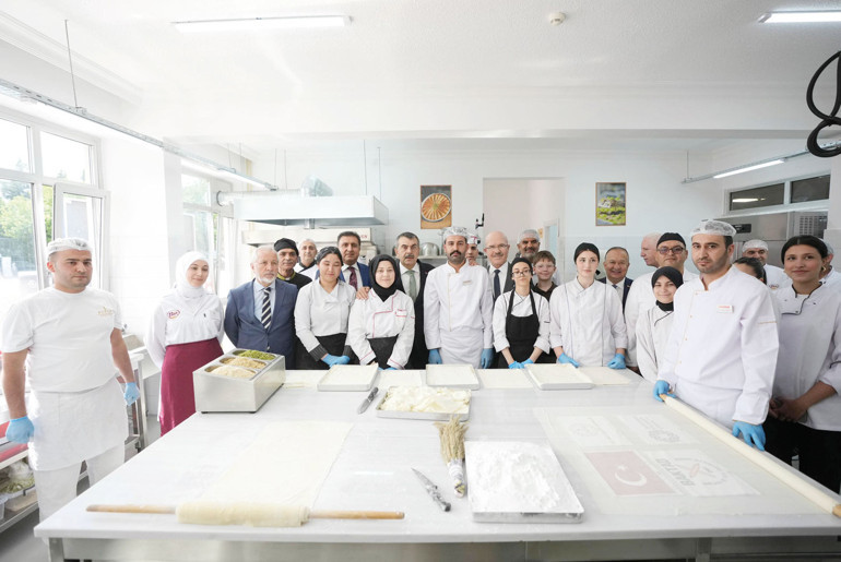 İş garantili ‘baklava okulu’
