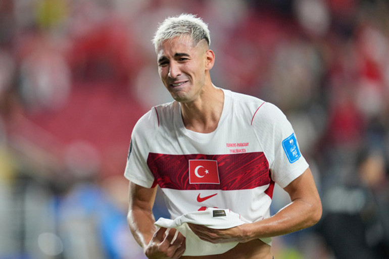 A Milliler son düdükle gözyaşlarına boğuldu Dünya Kupasına veda sonrası...